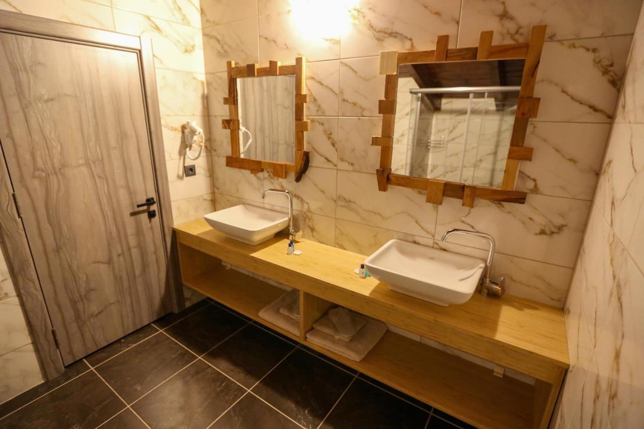 Ispendam Tess Hotel *